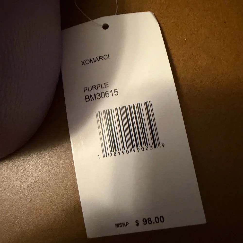 Bnwt Betsy Johnson Lilac Embossed Leather Shoulder Bag w/ skulls & skeleton keys - Picture 3 of 9